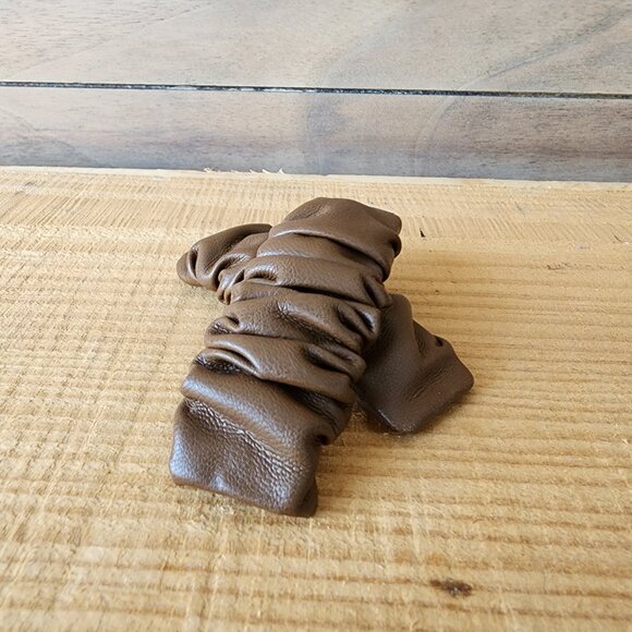 Luxe Retro Scrunchie Faux-leather Hair Clips x 4 - Picture 5 of 5